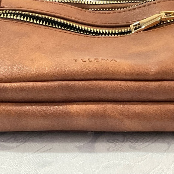 Telena Waist/Fanny/Shoulder Bag w/Nice Organizational Features New Without Tags - Picture 9 of 10